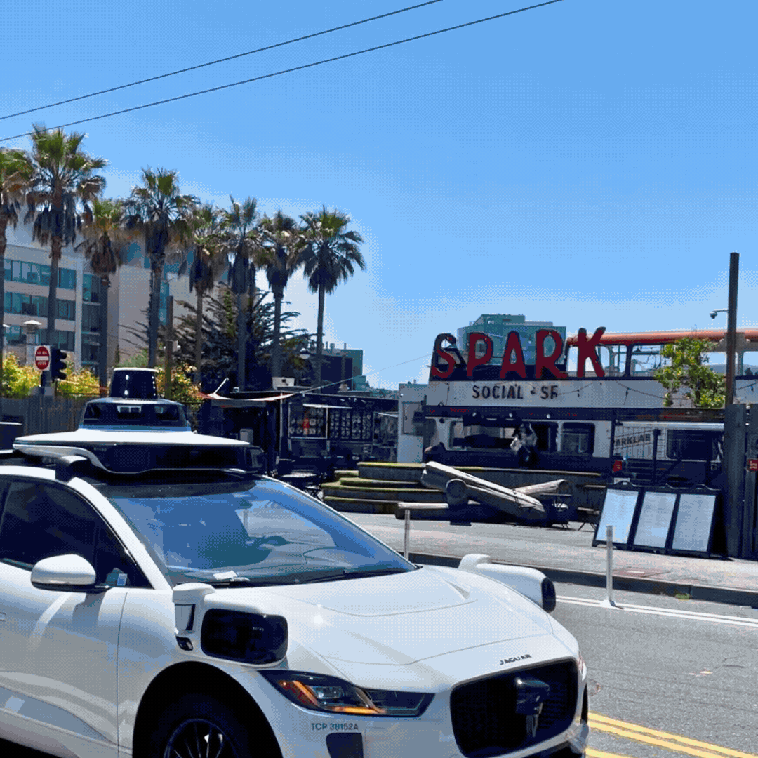 Waymo gif (1)